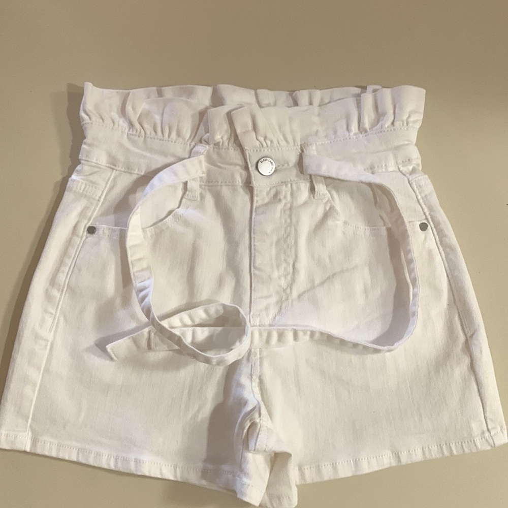 NWOT Black label white shorts, size small